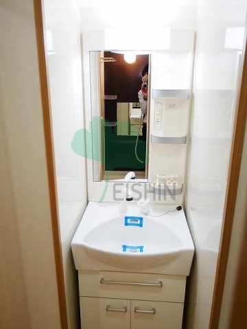 洗面設備　シンプルで使いやすい洗面台です！