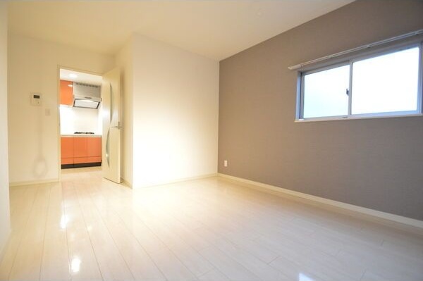 居室・リビング　初期費用分割可★ご希望の場所まで無料送迎サービス付♪