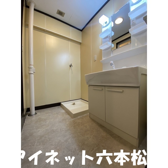 洗面設備　毎朝の身支度はここ。