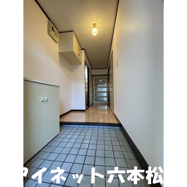 玄関　広々玄関。