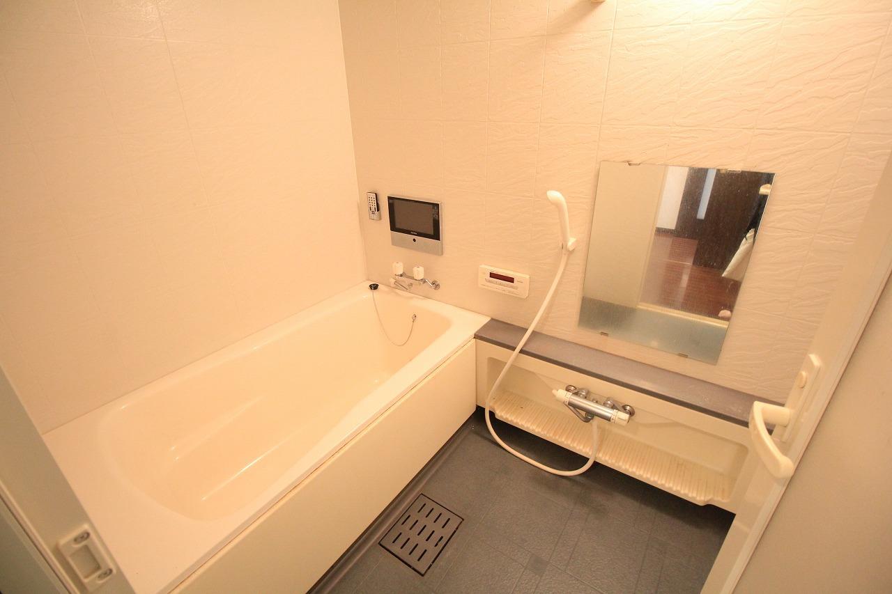 バス・シャワールーム　別部屋の写真です。