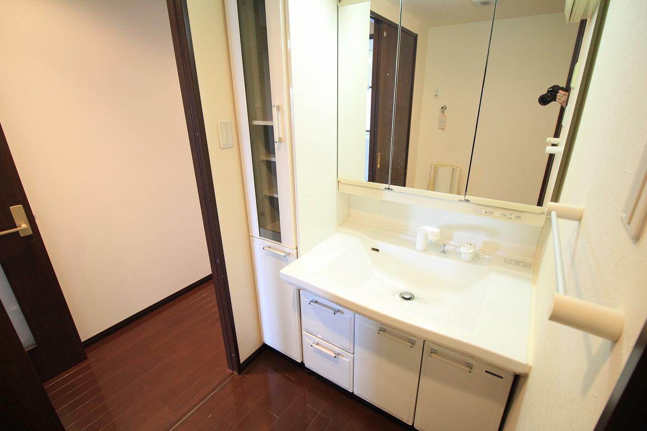 洗面設備　別部屋の写真です。