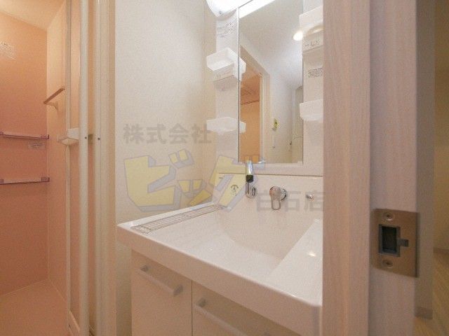 洗面設備　人気の設備シャンプードレッサーを完備しています♪