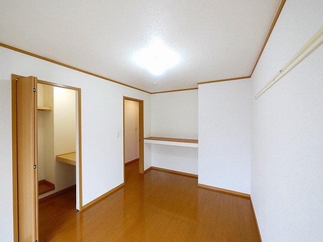 その他部屋・スペース　落ち着いて過ごせるお部屋なので、寝室にいかがでしょうか