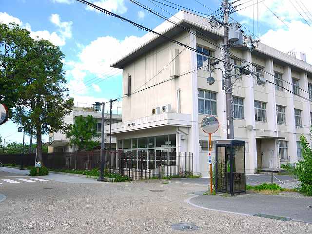 小学校　木津川市立 相楽小学校（小学校）まで261m