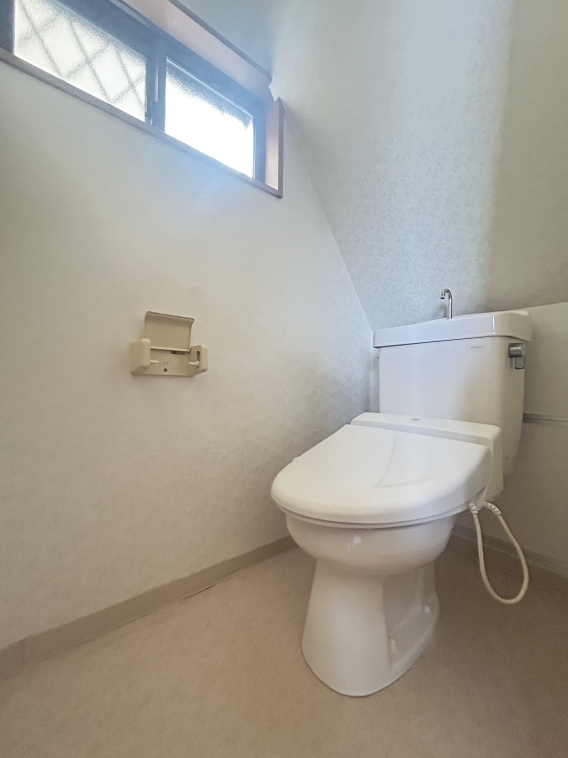 東垂水2丁目戸建のトイレ写真