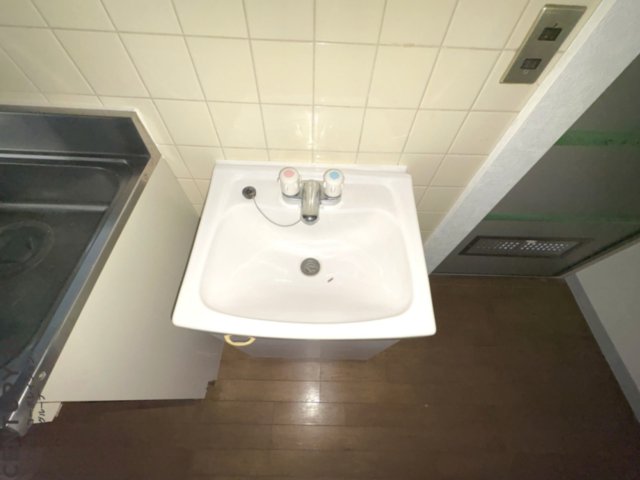 洗面設備　見出し並みを整える洗面台です