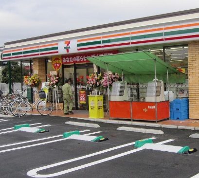 コンビニ　セブンイレブン 江東南砂3丁目公園前店（コンビニ）まで304m
