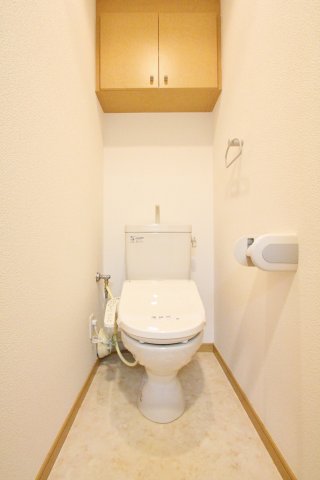 トイレ　参考写真（同物件別部屋）
