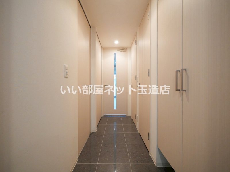 BLAU本町東の玄関写真