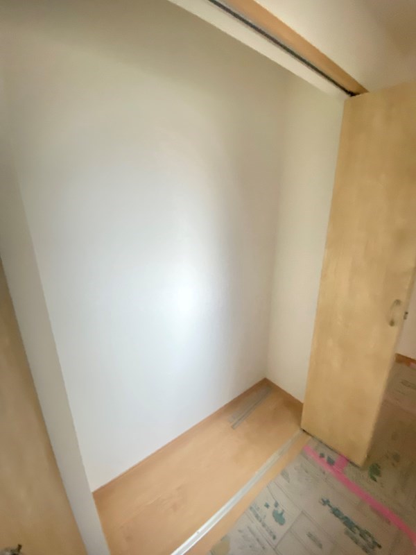 その他　廊下にも収納あり
