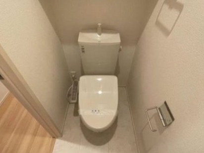 トイレ　※同建物の別のお部屋の写真です。