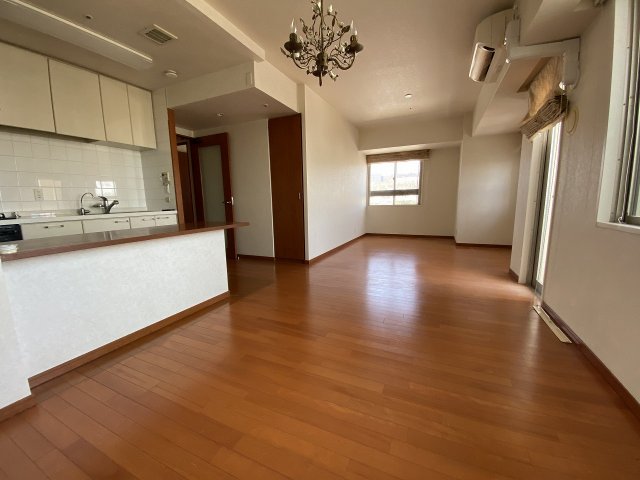 居室・リビング　角部屋住戸で過ごしやすく、おすすめです。