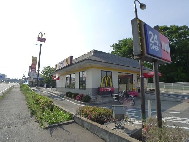 飲食店　マクドナルド５０号桐生店（飲食店）まで350m
