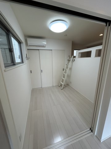 その他部屋・スペース　落ち着いて過ごせるお部屋なので、寝室にいかがでしょうか