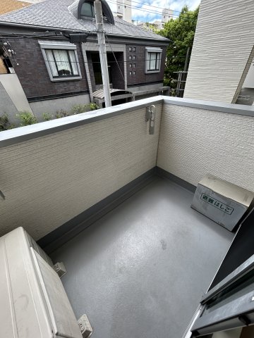 バルコニー　外からの目が気にならないバルコニーで洗濯物が干せます