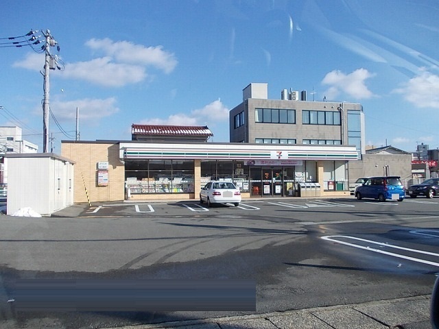 コンビニ　セブンイレブン金沢松村町店（コンビニ）まで750m