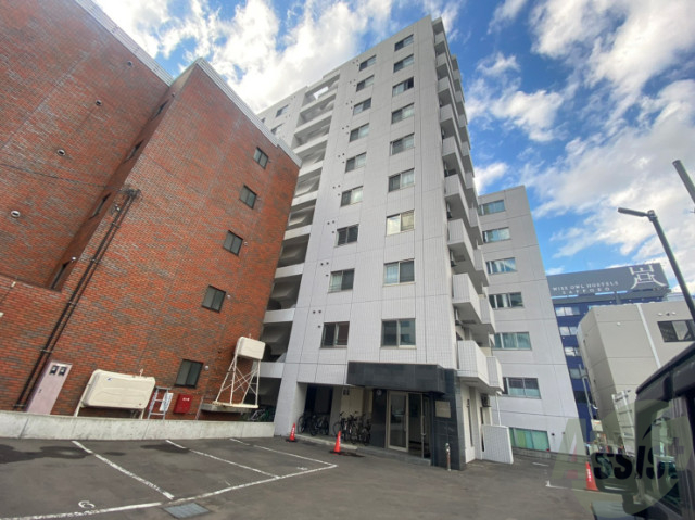 建物外観　札幌市中央区南７条西「Ｃｏｕｒｔ　ｙａｒｄ」