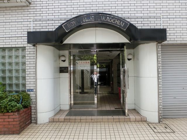 エントランス　オートロック付きのエントランス