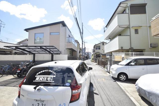 コンビニ　ファミリーマート　伊丹堀池（コンビニ）まで400m