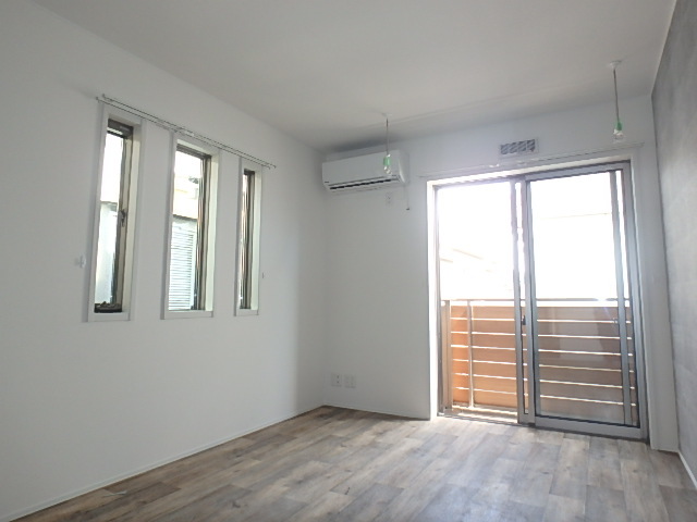 居室・リビング　２面採光の風通しの良いお部屋です。