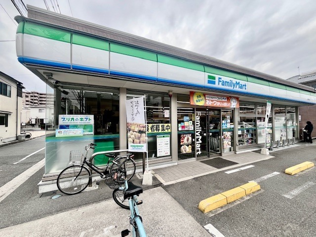 コンビニ　ファミリーマート上東雲店（コンビニ）まで400m
