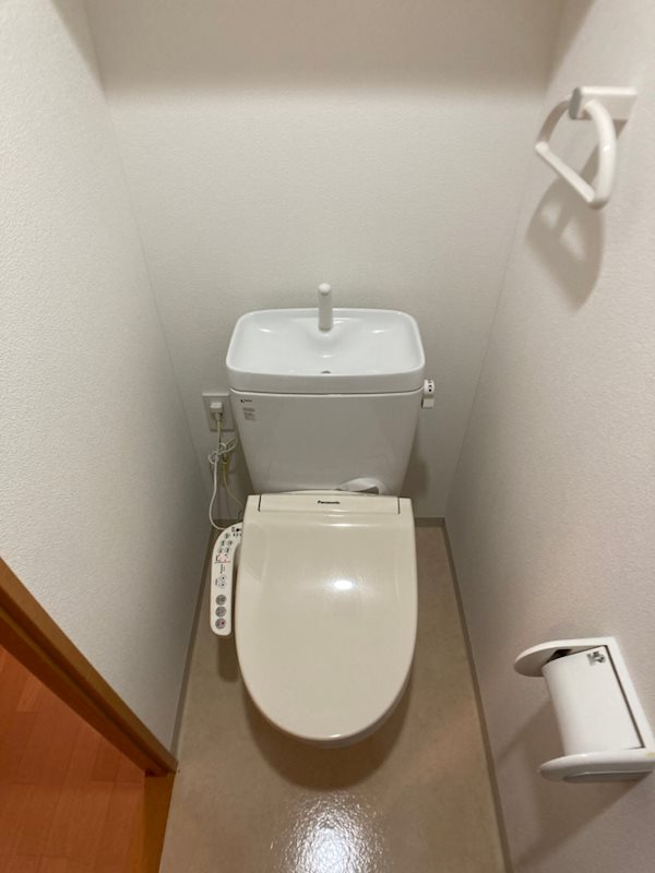 トイレ　落ち着いたトイレです