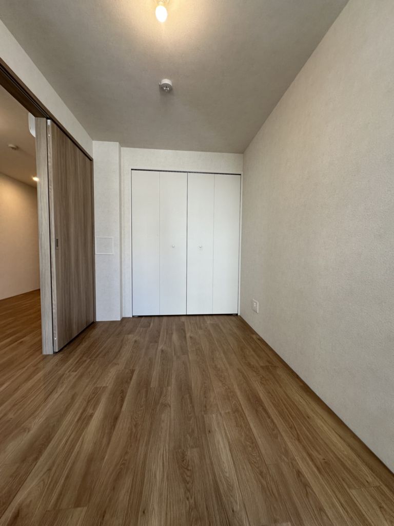 その他部屋・スペース　落ち着いて過ごせるお部屋なので、寝室にいかがでしょうか