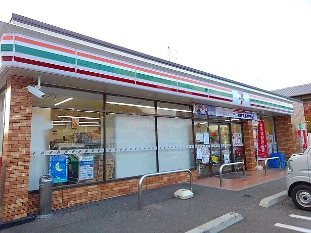 コンビニ　セブンイレブン神辺川南店（コンビニ）まで700m