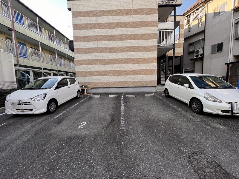 その他　駐車場は別料金となります。
