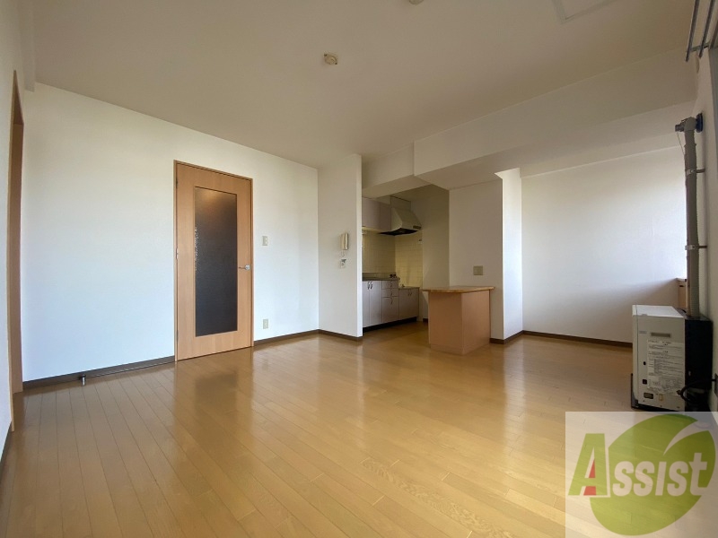 居室・リビング　広くてキレイなお部屋が広がっていて、充実した生活が送れそう。