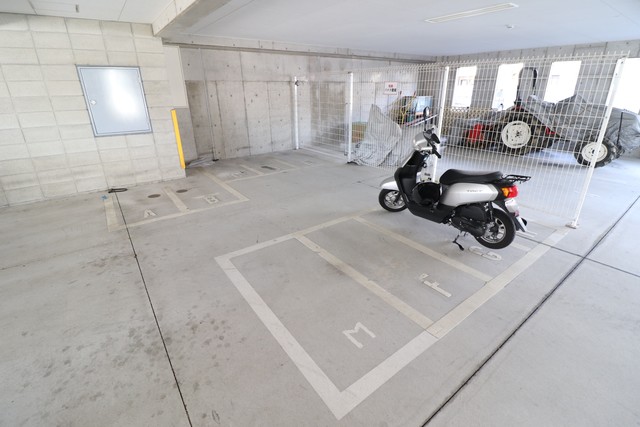 駐車場　バイク置場