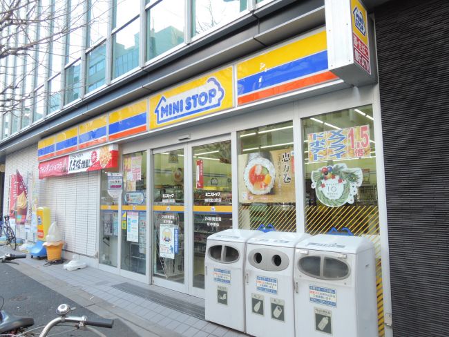 コンビニ　ミニストップ神田富山町店（コンビニ）まで522m