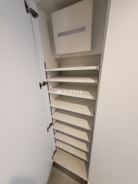 収納　シューズボックス