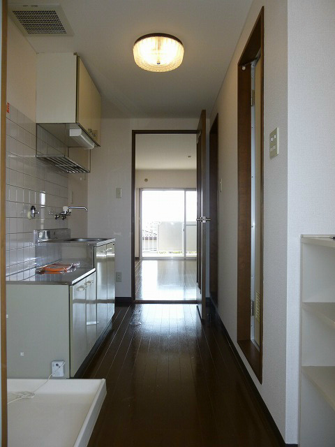 玄関　305号室のお部屋です