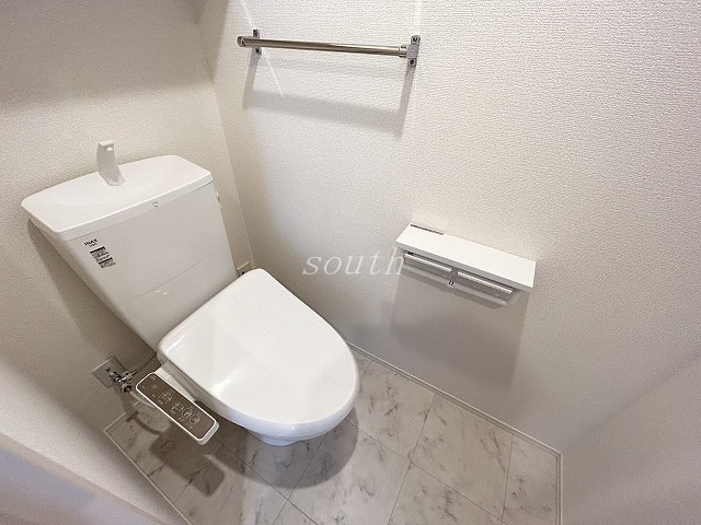 トイレ　ウォシュレット付きのトイレ