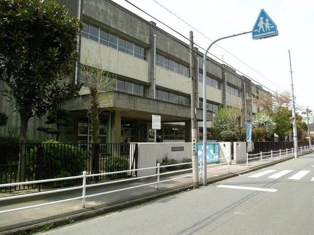 小学校　八尾市立竹渕小学校（小学校）まで285m