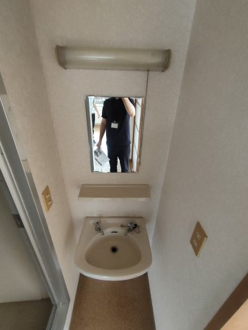洗面設備　脱衣スペースもあります