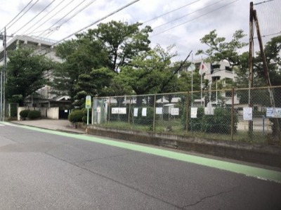 小学校　さいたま市立上里小学校（小学校）まで412m