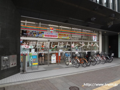 コンビニ　セブンイレブン 四谷3丁目店（コンビニ）まで380m