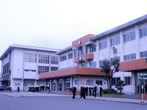 中学校　武生第二中学校（中学校）まで800m