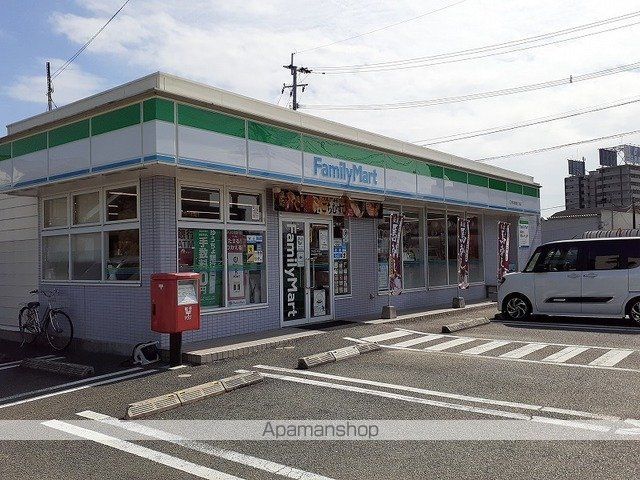 コンビニ　ファミリーマート御領８丁目店（コンビニ）まで80m