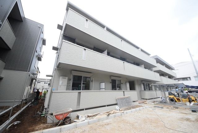 建物外観　建築中