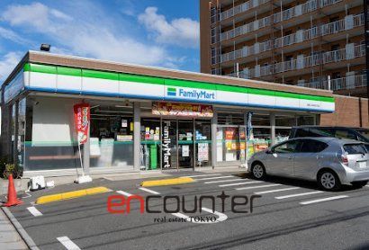コンビニ　ファミリーマート練馬上石神井四丁目店（コンビニ）まで490m