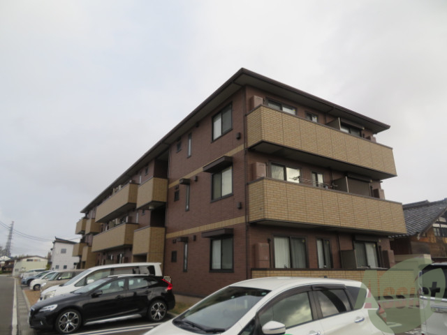 建物外観　仙台市太白区富沢字寺城（グランコート）