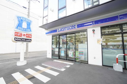 コンビニ　ローソン 札幌南1東三丁目店（コンビニ）まで94m
