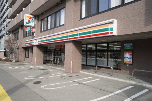 コンビニ　セブンイレブン 札幌大通東3店（コンビニ）まで198m