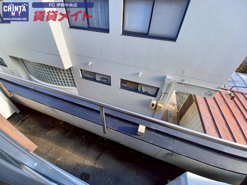 バルコニー　同物件別室画像