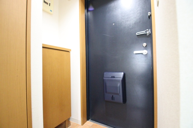 玄関　※別室の参考写真の為、現況優先です。