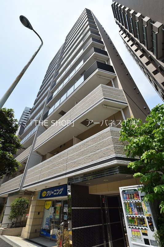 建物外観　「東新宿」駅、徒歩２分